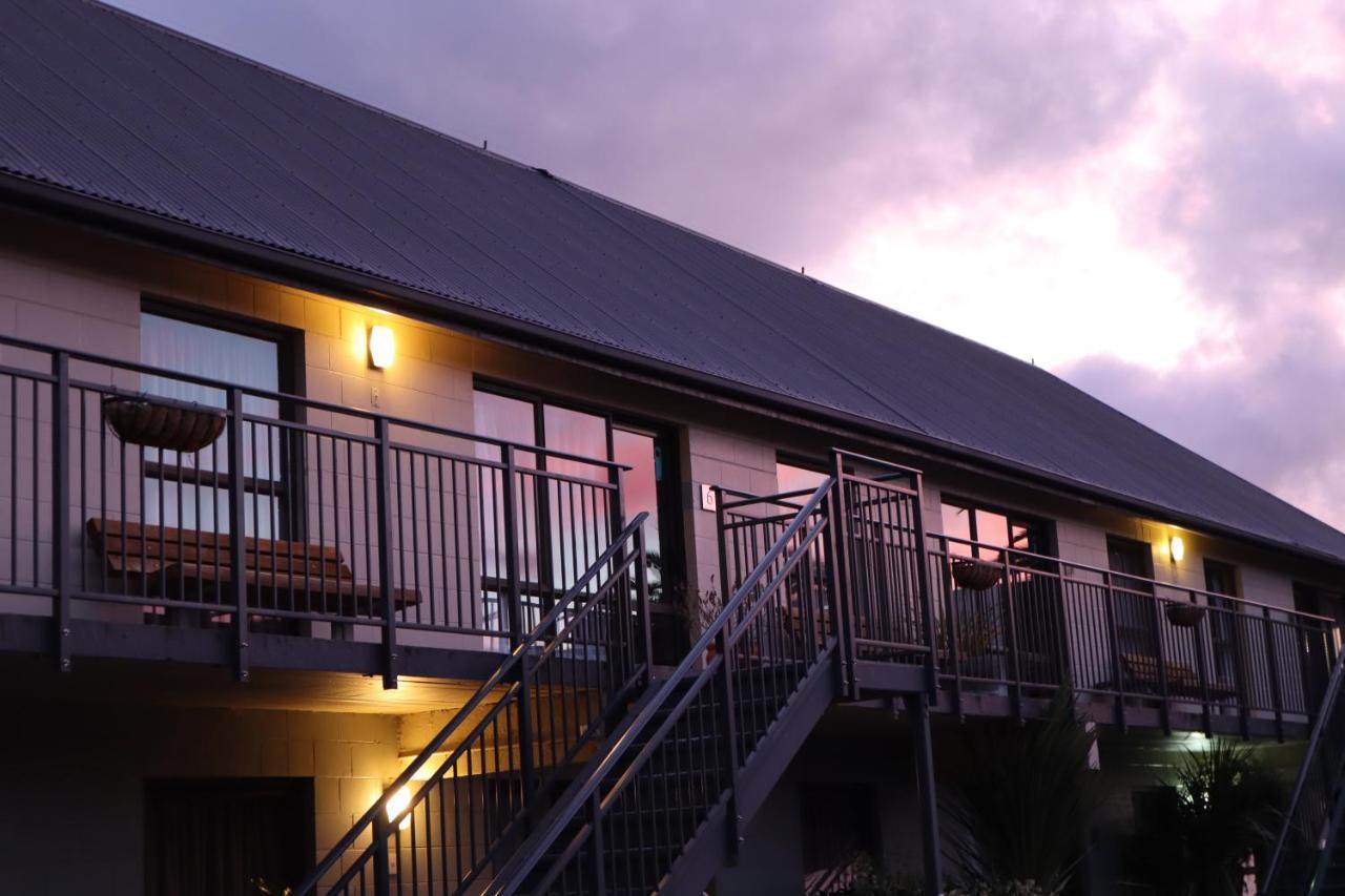 Akaroa Waterfront Motels Екстериор снимка
