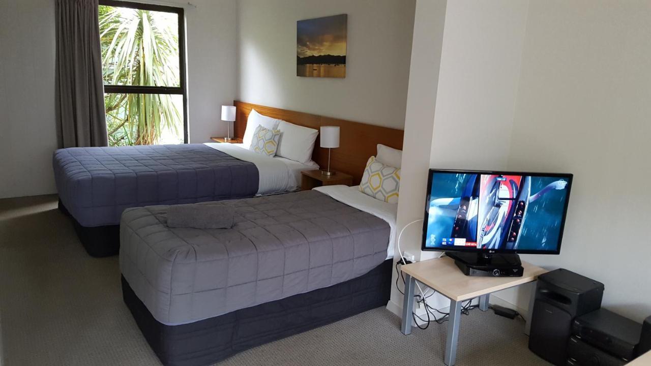 Akaroa Waterfront Motels Екстериор снимка