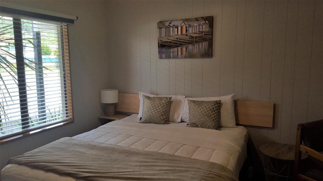 Akaroa Waterfront Motels Екстериор снимка