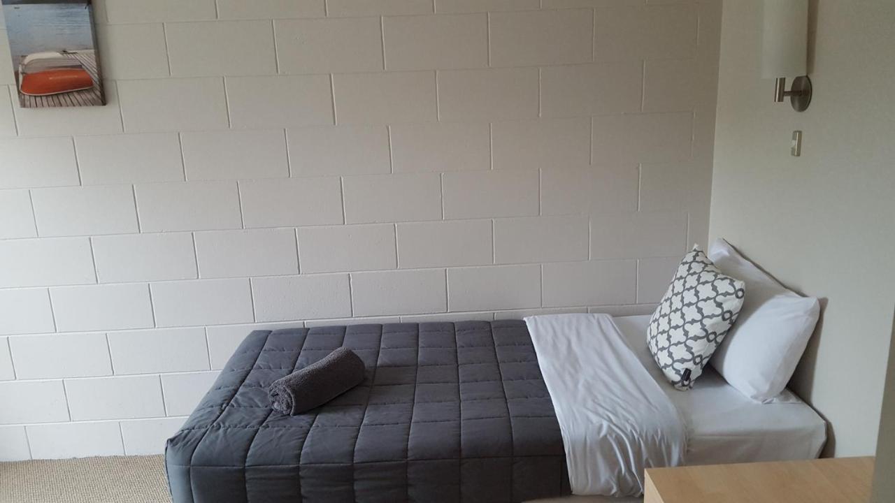 Akaroa Waterfront Motels Екстериор снимка