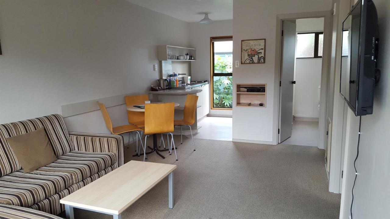 Akaroa Waterfront Motels Екстериор снимка