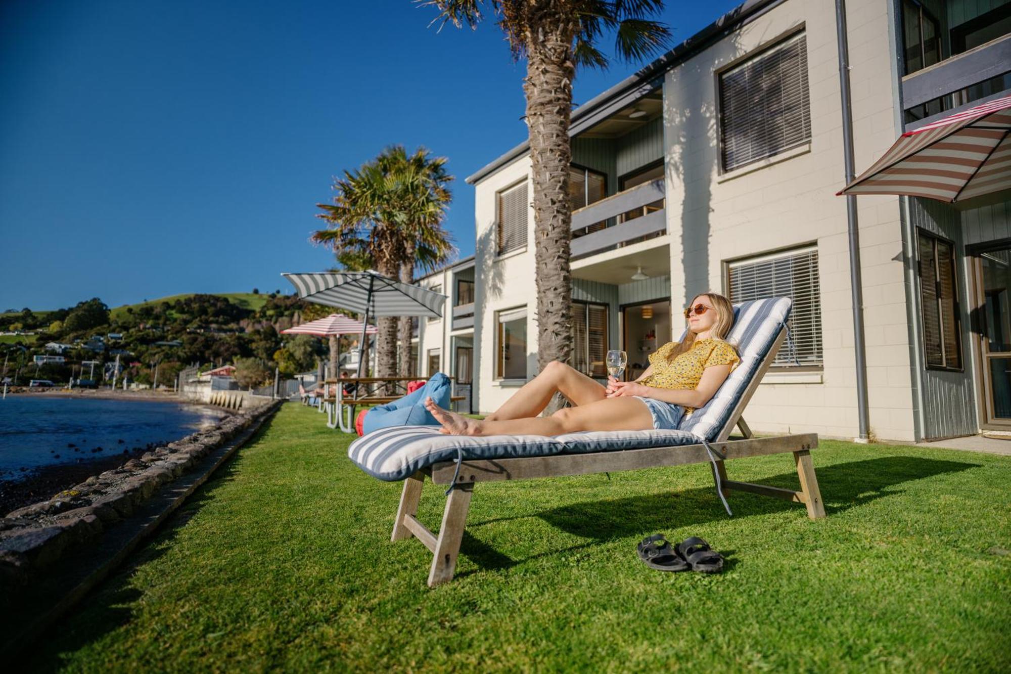 Akaroa Waterfront Motels Екстериор снимка