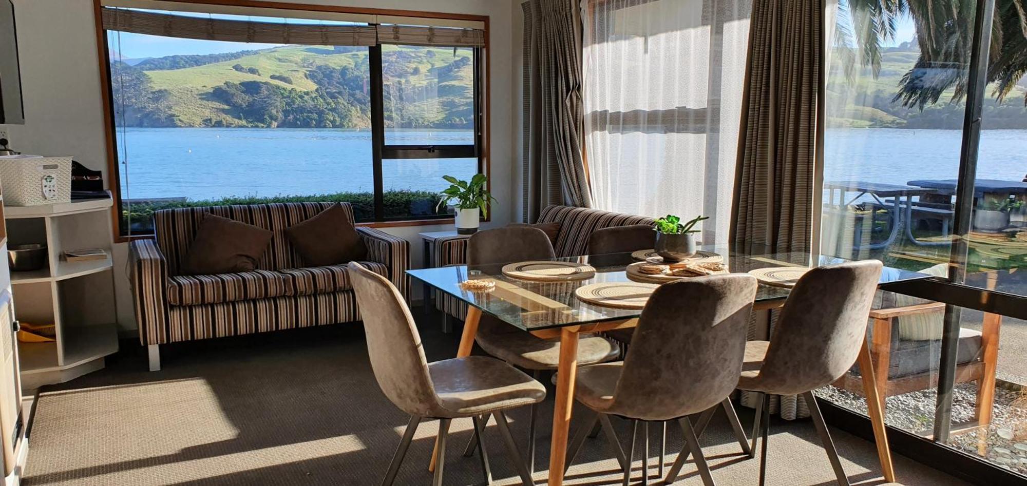 Akaroa Waterfront Motels Екстериор снимка