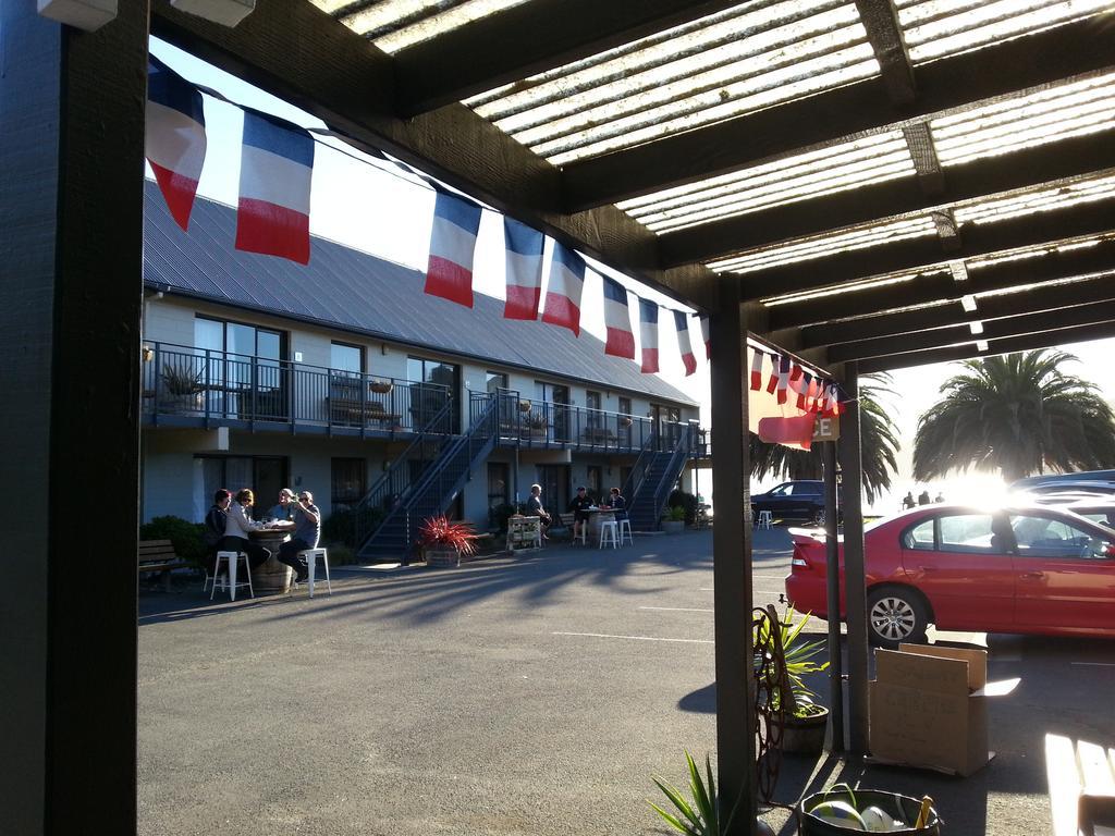 Akaroa Waterfront Motels Екстериор снимка