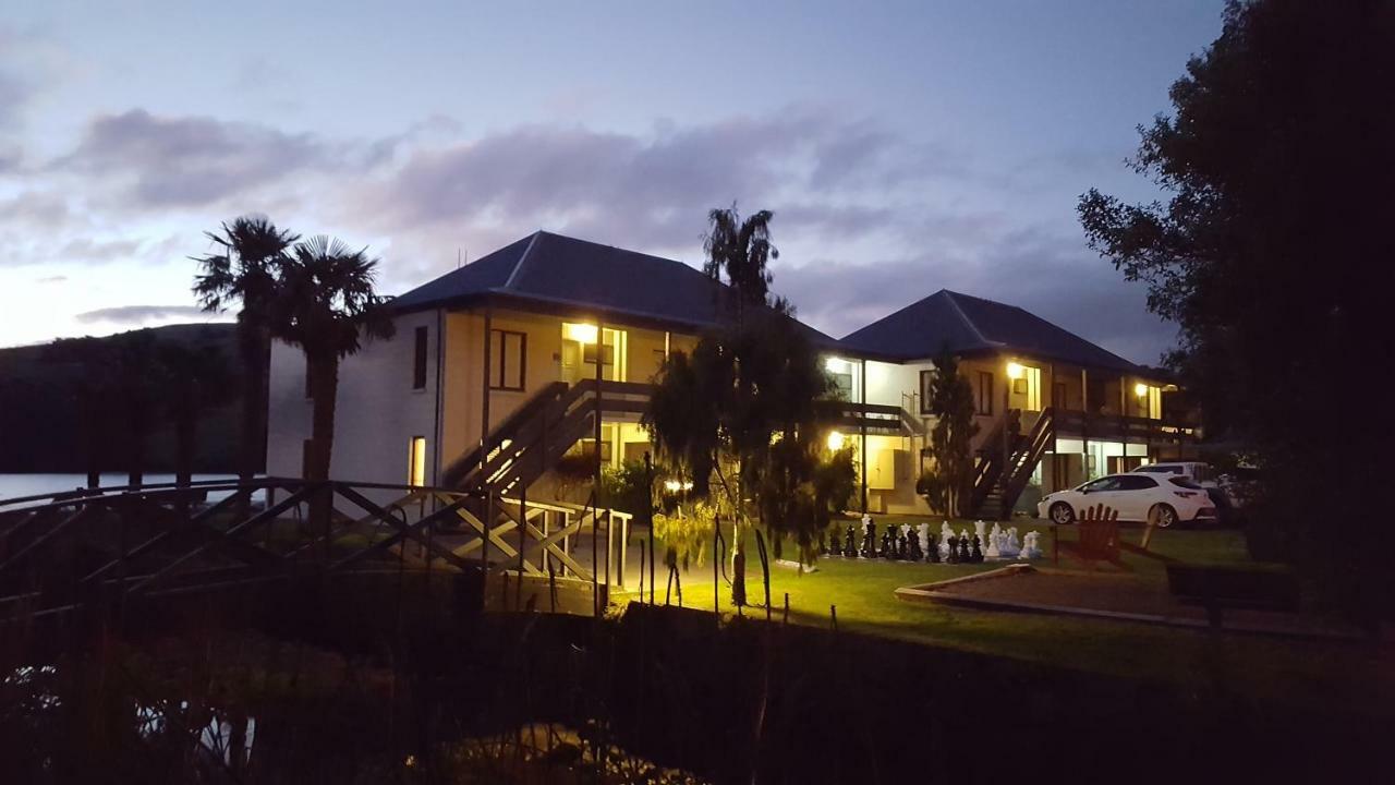 Akaroa Waterfront Motels Екстериор снимка